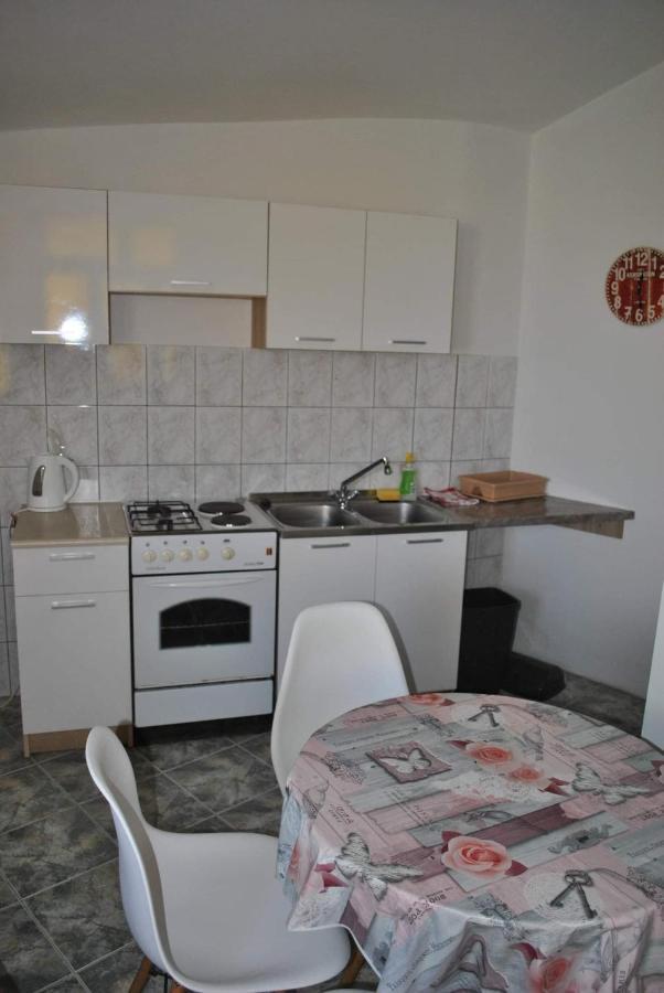 Apartmani Gradac Градац Экстерьер фото